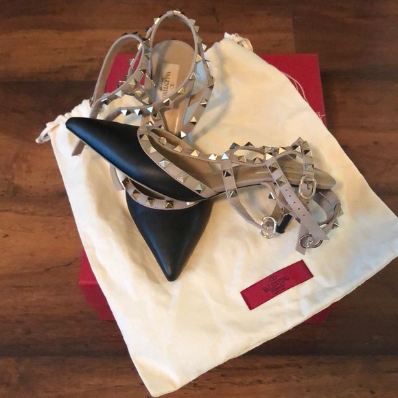 Black Valentino caged pumps - Picture 3 of 5